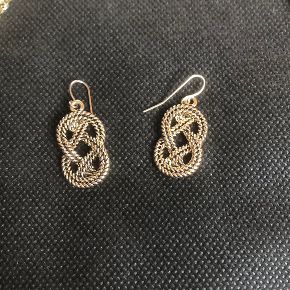 Necklace & Earring Set - Picture 2 of 3